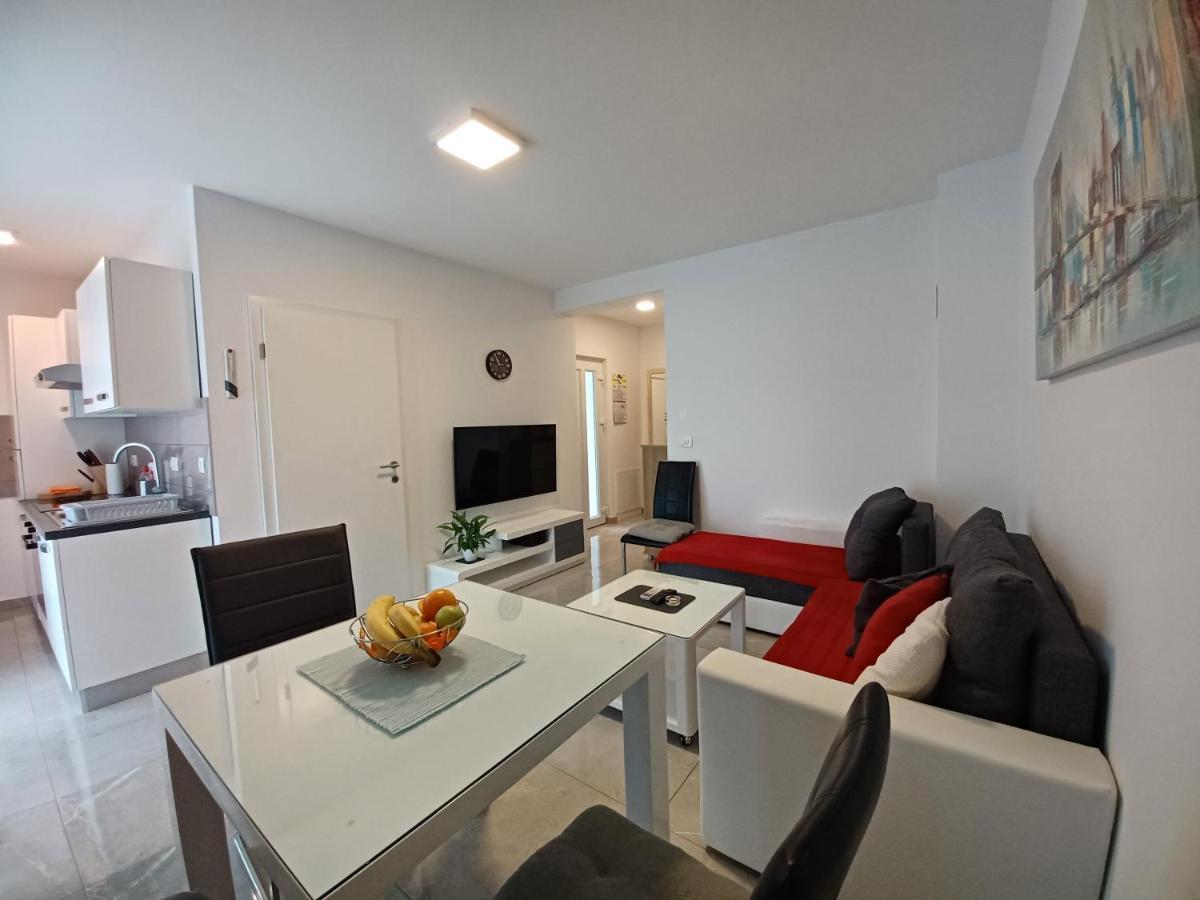 Apartments Leon 2 Novigrad  Bagian luar foto
