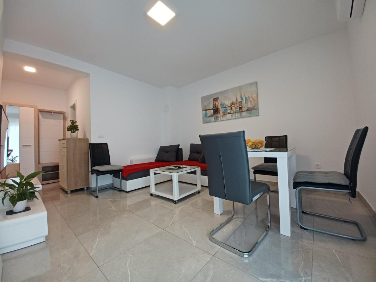 Apartments Leon 2 Novigrad  Bagian luar foto